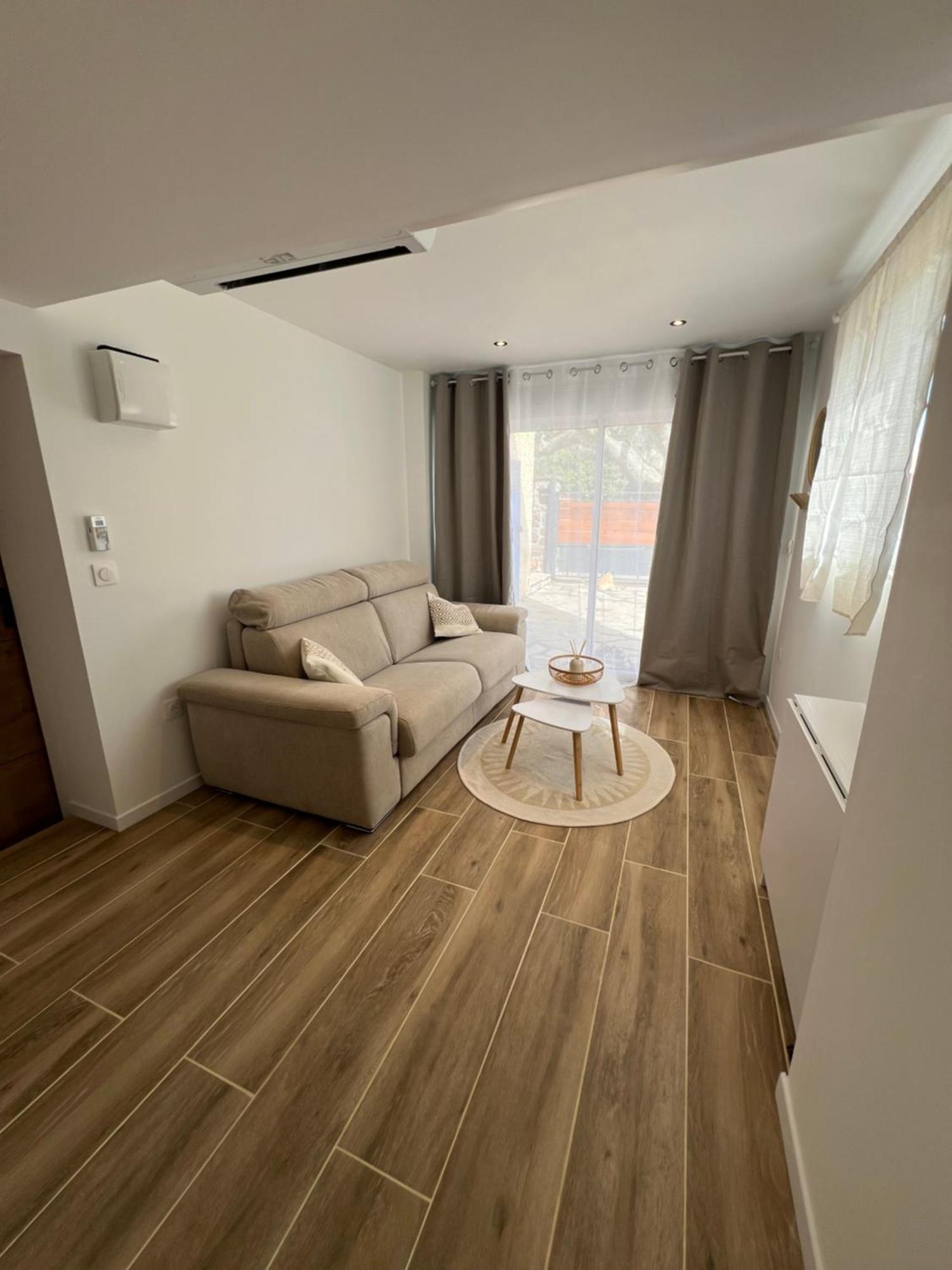 Appartement T2 Avec Jardin พูเชต์-ซูราร์ช็องส์ ภายนอก รูปภาพ