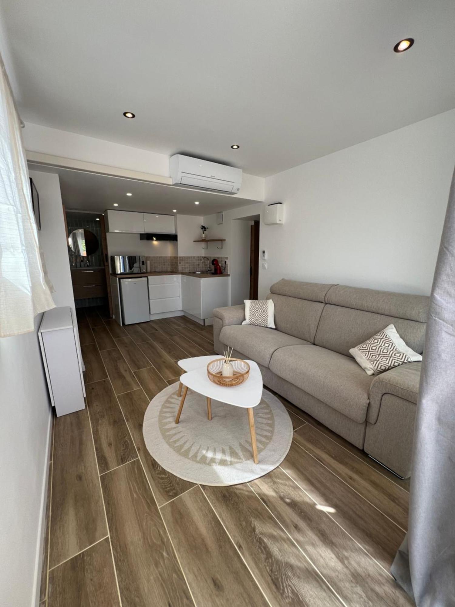 Appartement T2 Avec Jardin พูเชต์-ซูราร์ช็องส์ ภายนอก รูปภาพ